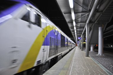 yüksek hızlı tren