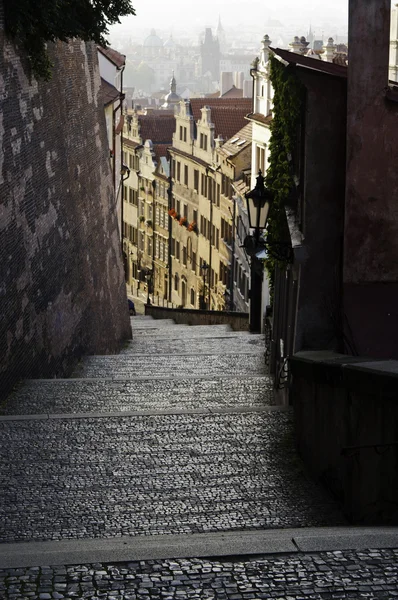 Una vecchia scala europea a Praga — Foto Stock