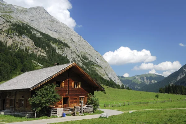 Tyrolska hut — Stockfoto