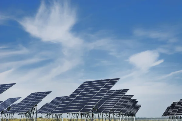 Solarpaneelfeld — Stockfoto