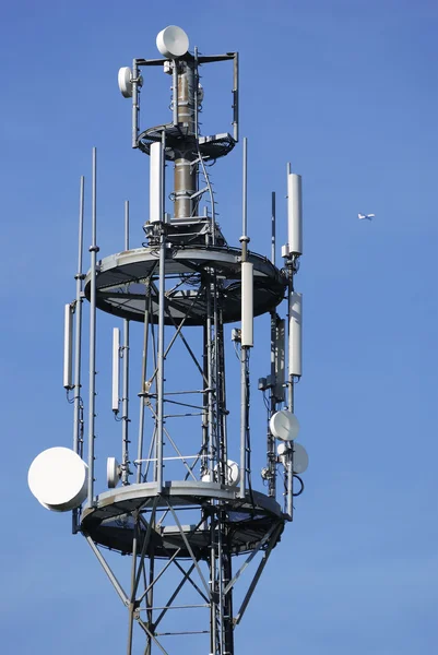 Telekomünikasyon anten — Stok fotoğraf