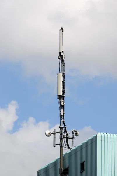 Antena de telecomunicações — Fotografia de Stock