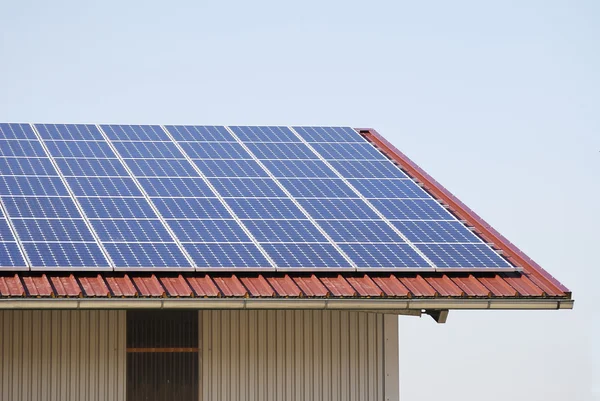 Telhado fotovoltaico — Fotografia de Stock