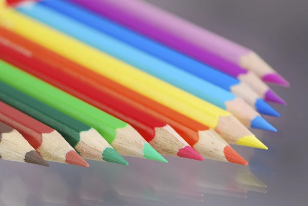 Деревянные цветные карандаши — стоковое фото