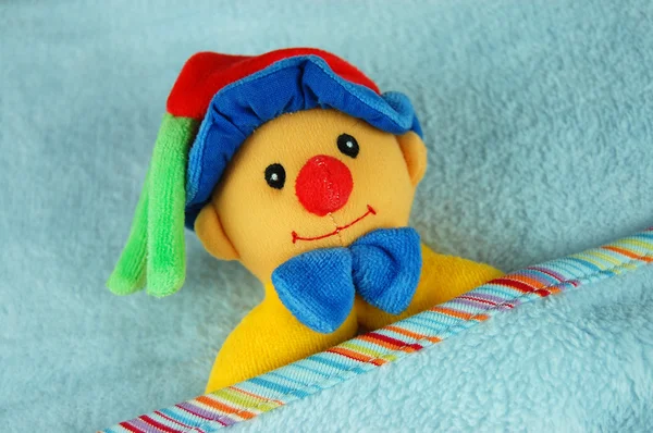 Cobertor de bebê e brinquedo — Fotografia de Stock