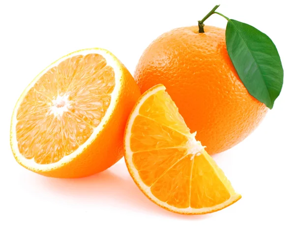 Celý oranžový, polovina oranžový a orange segmentu. — Stock fotografie