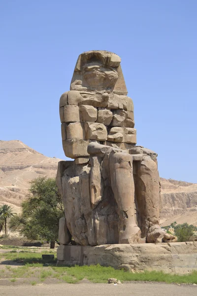 Pomnik kolosy Memnona — Zdjęcie stockowe