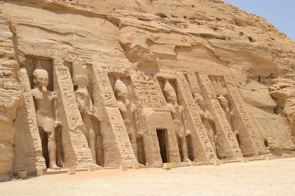Ingresso al tempio di Nefertari ad Abu Simbel Immagine Stock