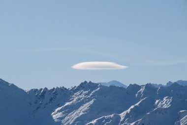 Lenticular cloud clipart