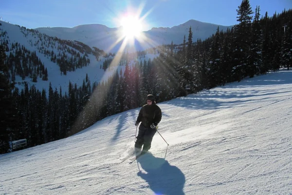 Esquiador en jasper, Canadá — Stockfoto