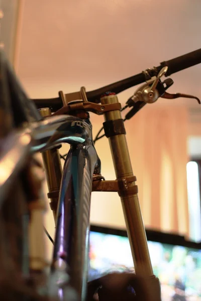 Mountain bike gaffel och styret — Stockfoto
