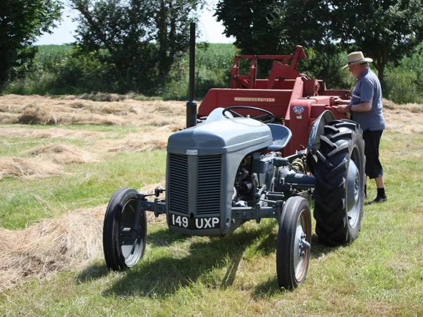 Vintage Tractor — Stock Photo, Image