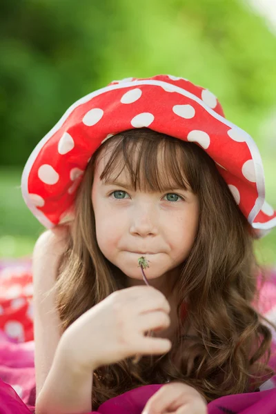 Girl in a meadow — Stock Photo, Image