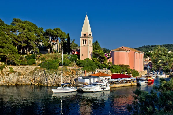 Veli losinj panoramic - church & safe harbour — Stock Photo, Image