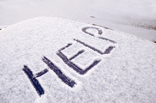 Sneeuw overdekte auto Rechtenvrije Stockfoto's