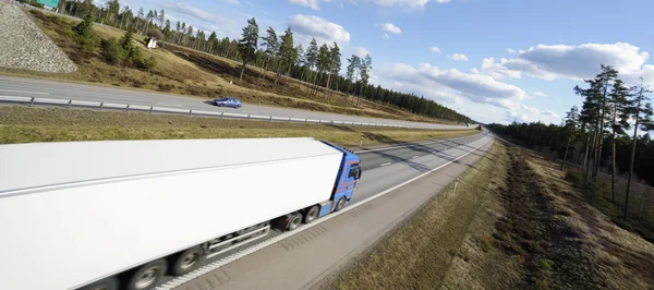 Lastbilstransporter panoramautsikt — Stockfoto