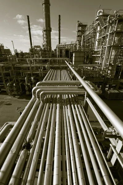 Oleodutos que conduzem à refinaria — Fotografia de Stock