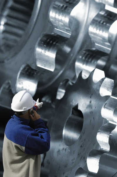 Ingenieros y maquinaria de acero — Foto de Stock
