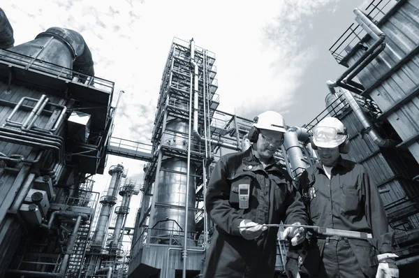Petrol sanayi ve işçi — Stok fotoğraf