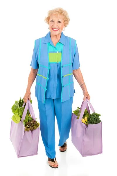 Ekologicky uvědomělí senior shopper — Stock fotografie