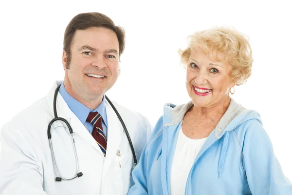 Seniorin und ihr Arzt — Stockfoto