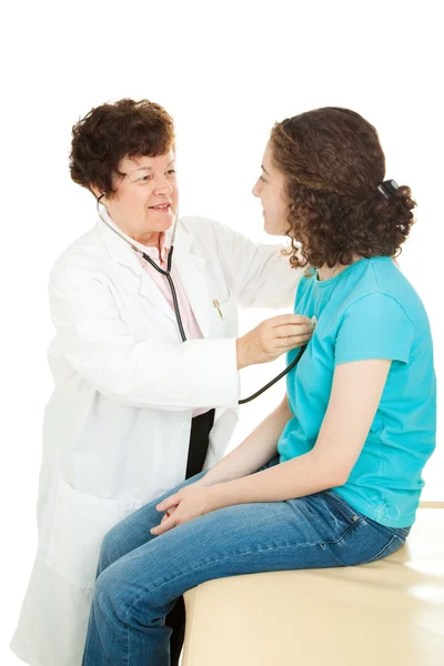 Teen Medical - Listening to Heart — Stock Photo, Image