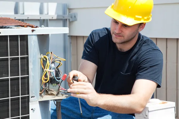 Reparación de aire acondicionado — Foto de Stock