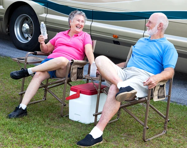 RV senioren - camping fun — Stockfoto