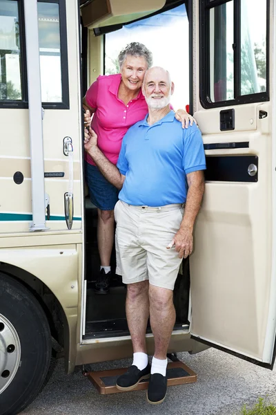 Viajantes seniores em RV — Fotografia de Stock