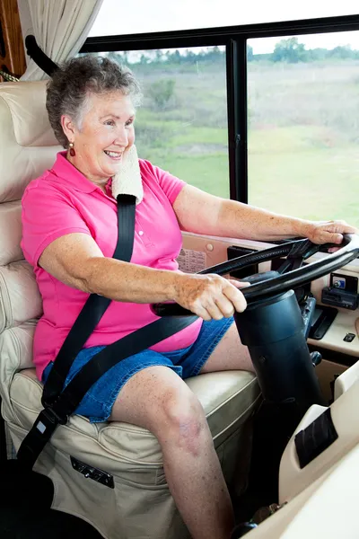 Starszy kobieta za kierownicą — Zdjęcie stockowe