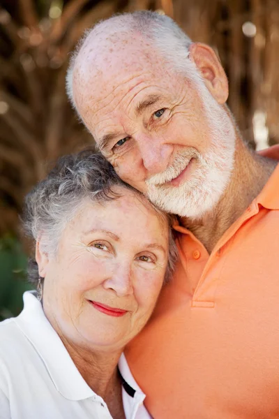 Amar a la pareja mayor —  Fotos de Stock