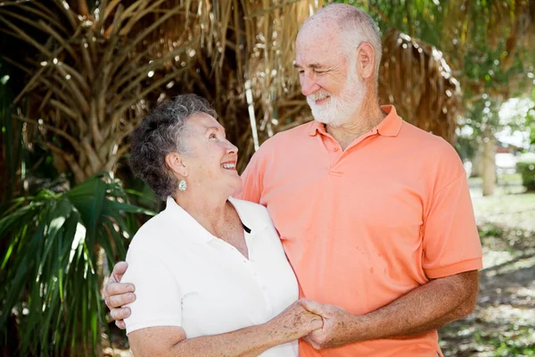 Seniorenpaar - gute Beziehung — Stockfoto