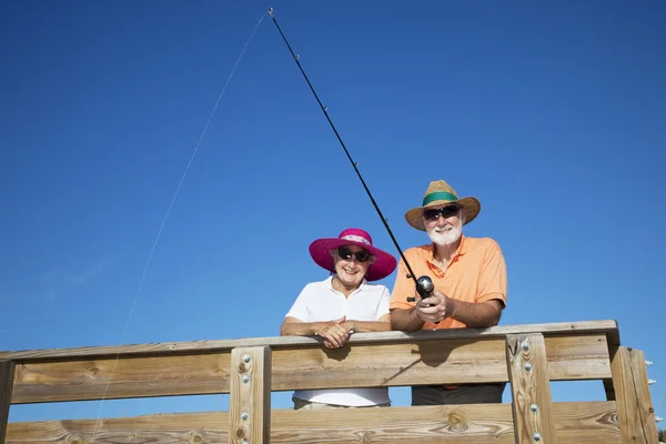 Senior Turistas Pesca — Fotografia de Stock