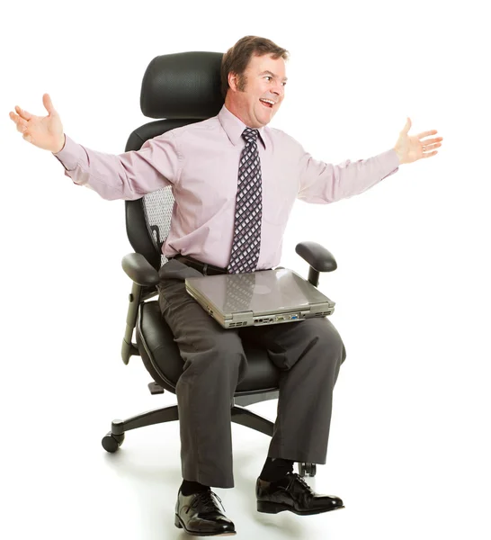 Girando em cadeira ergonômica — Fotografia de Stock