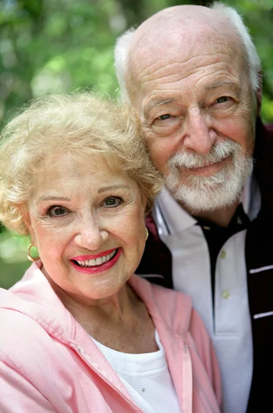 Vacker äldre par — Stockfoto