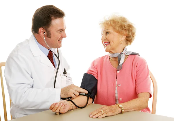Senior medische - normale bloeddruk — Stockfoto