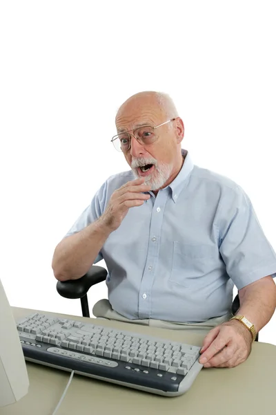 Senior férfi megdöbbent online — Stock Fotó
