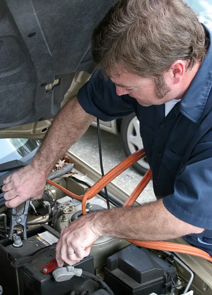 Mechanic & Jumper Cables — Stock Photo, Image