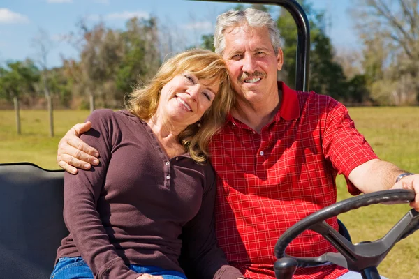 Gelukkige gepensioneerde paar — Stockfoto