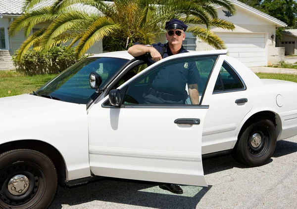 Polisen - Officer & polisbil — Stockfoto