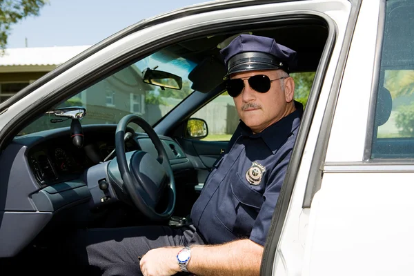 Agente di polizia in servizio — Foto Stock