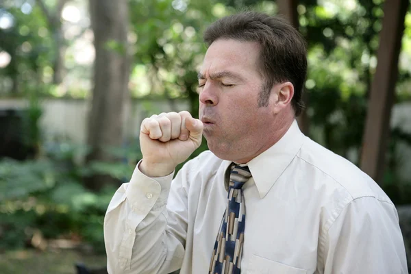 Hombre tosiendo — Foto de Stock