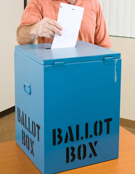 Вибори - кастинг голосування — стокове фото