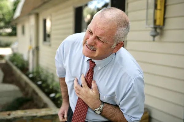Ώριμος άνδρας - καρδιακή προσβολή Εικόνα Αρχείου