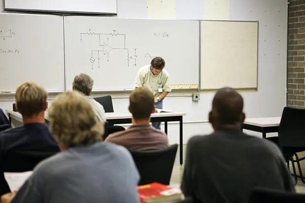 Adult Education - Electrical Circuit — Stock Photo, Image