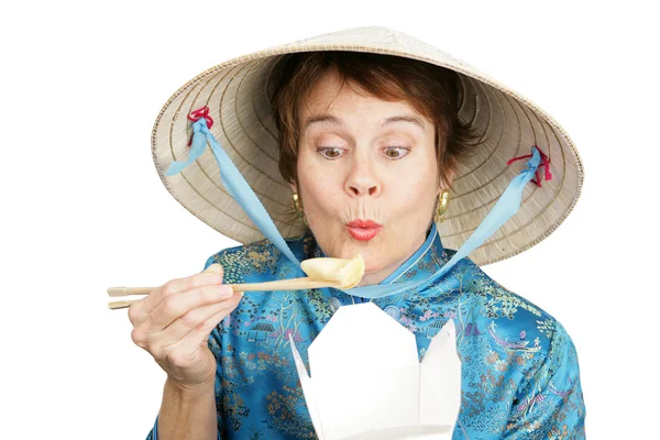 Chinatown Tourist Eats Takout — Stock Photo, Image