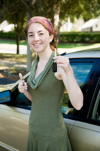 Autista adolescente con chiavi — Foto Stock