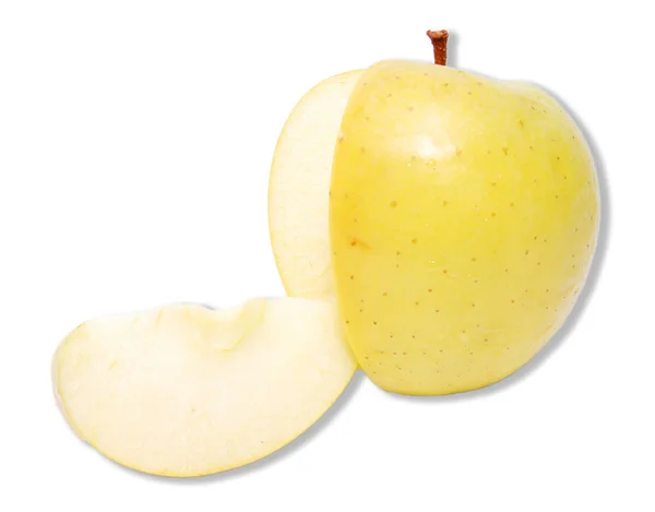 Ώριμο μήλο με μια φέτα σε λευκό φόντο. — Φωτογραφία Αρχείου