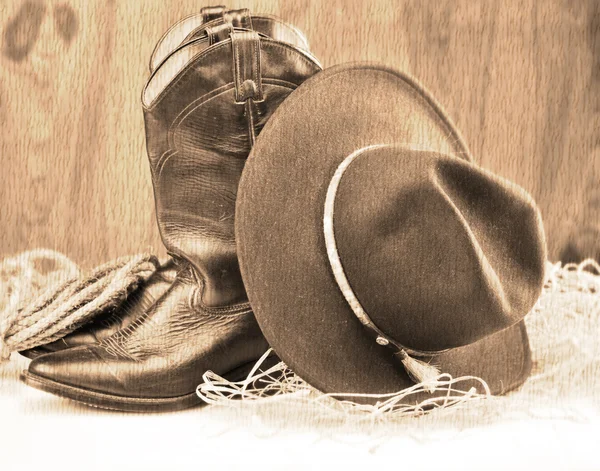 Ковбойские сапоги и шляпа — стоковое фото