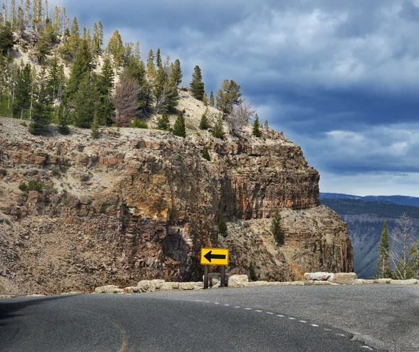 Curva de carretera de montaña —  Fotos de Stock